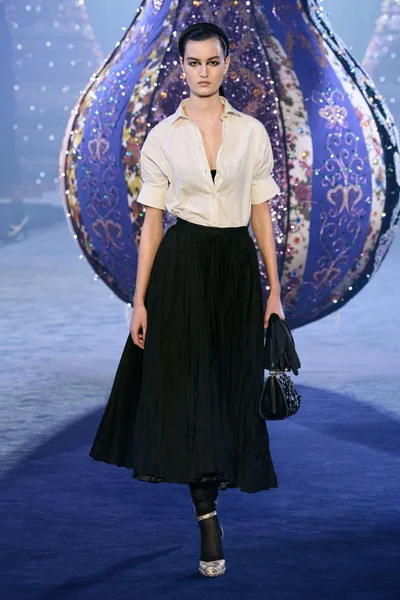 Look 8